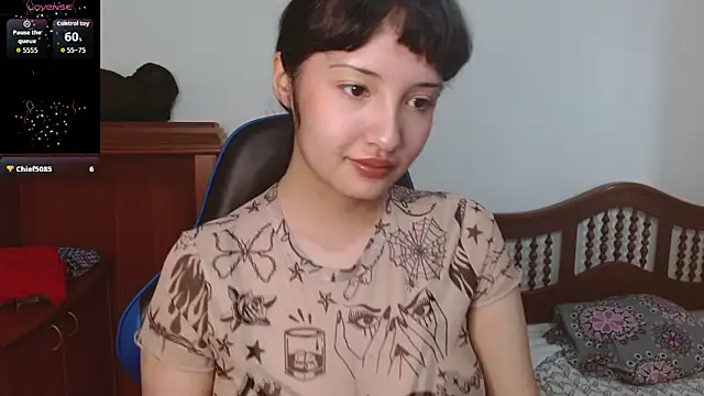 Snapshot of alexaa08 chatting on 12-04-25, 12:58 alexaa08 online show from 12-04-25, 12:58