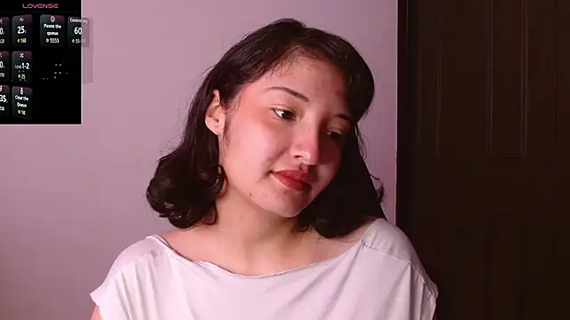 Snapshot of alexaa08 chatting on 12-19-25, 01:07 alexaa08 online show from 12-19-25, 01:07