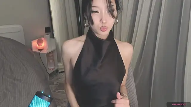 Snapshot of fairy_di chatting on 04-04-26, 08:06 fairy di online show from 04-04-26, 08:06