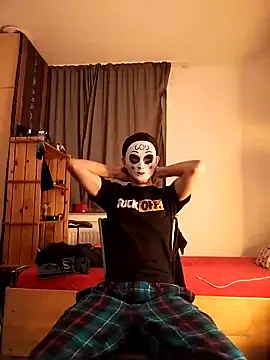 Dennis 2024 online show from 01-09-25, 05:44