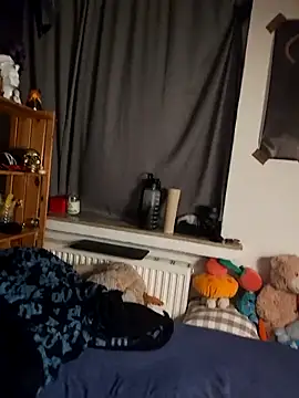 Dennis 2024 online show from 10-19-25, 04:46