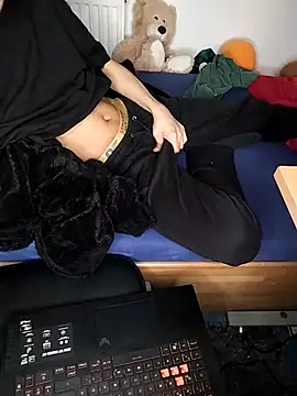 Dennis 2024 online show from 11-20-25, 07:57