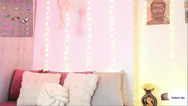 Snapshot of StormiRusso chatting on 11-19-25, 01:16 StormiRusso online show from 11-19-25, 01:16