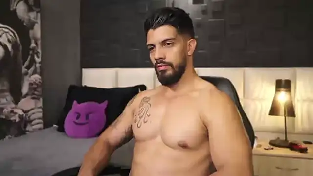 Snapshot of DannSaenz chatting on 02-21-25, 09:00 DannSaenz online show from 02-21-25, 09:00