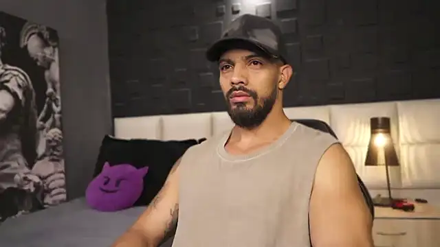 Snapshot of DannSaenz chatting on 02-23-25, 04:57 DannSaenz online show from 02-23-25, 04:57