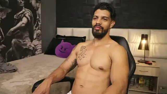 Snapshot of DannSaenz chatting on 02-25-25, 05:36 DannSaenz online show from 02-25-25, 05:36