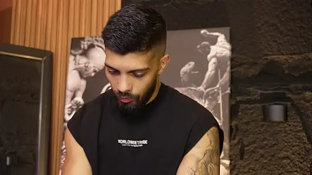 Snapshot of DannSaenz chatting on 09-11-25, 11:21 DannSaenz online show from 09-11-25, 11:21