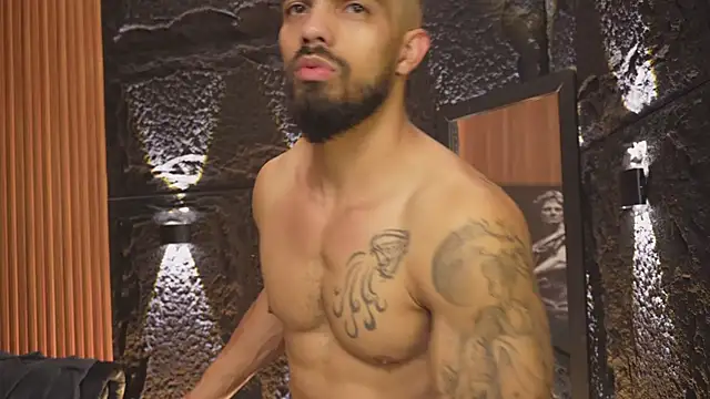 Snapshot of DannSaenz chatting on 10-11-25, 09:46 DannSaenz online show from 10-11-25, 09:46