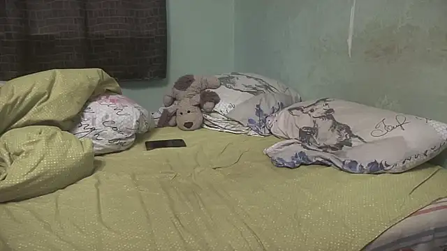 Snapshot of Diamond_Tyler chatting on 10-19-25, 04:02 Diamond Tyler online show from 10-19-25, 04:02