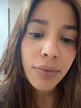 Snapshot of DanielaSaenz0 chatting on 10-02-25, 05:14 DanielaSaenz0 online show from 10-02-25, 05:14