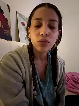 Snapshot of DanielaSaenz0 chatting on 10-13-25, 01:16 DanielaSaenz0 online show from 10-13-25, 01:16