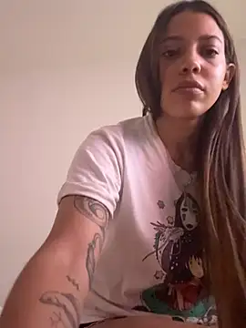 Snapshot of DanielaSaenz0 chatting on 02-03-26, 03:04 DanielaSaenz0 online show from 02-03-26, 03:04