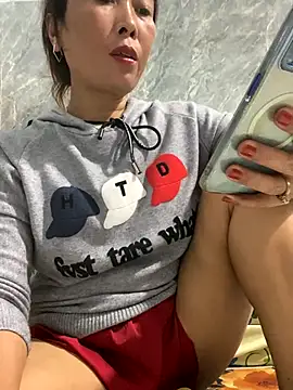 Linaannn online show from 11-24-25, 11:54