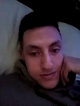 Snapshot of alexmoragomez chatting on 10-20-25, 04:07 alexmoragomez online show from 10-20-25, 04:07