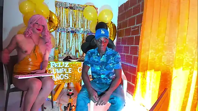 Snapshot of blackWhite_hot chatting on 11-21-25, 08:29 blackWhite hot online show from 11-21-25, 08:29