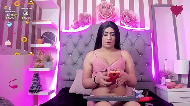 Snapshot of Natasha_Hart chatting on 01-23-25, 04:30 Natasha Hart online show from 01-23-25, 04:30