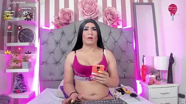 Snapshot of Natasha_Hart chatting on 02-13-25, 04:43 Natasha Hart online show from 02-13-25, 04:43