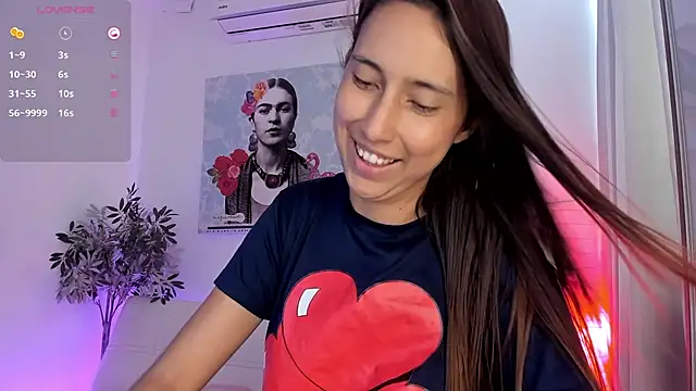 Snapshot of aleja_rythm chatting on 01-21-25, 07:28 aleja rythm online show from 01-21-25, 07:28