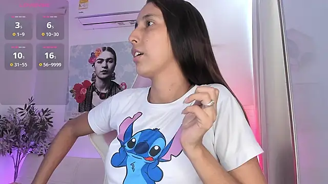 Snapshot of aleja_rythm chatting on 02-04-25, 08:17 aleja rythm online show from 02-04-25, 08:17