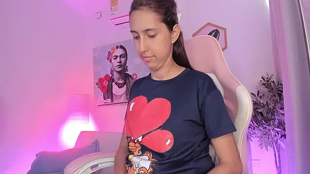 Snapshot of aleja_rythm chatting on 03-16-25, 09:37 aleja rythm online show from 03-16-25, 09:37