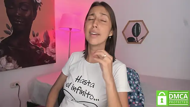 Snapshot of aleja_rythm chatting on 10-28-25, 07:05 aleja rythm online show from 10-28-25, 07:05