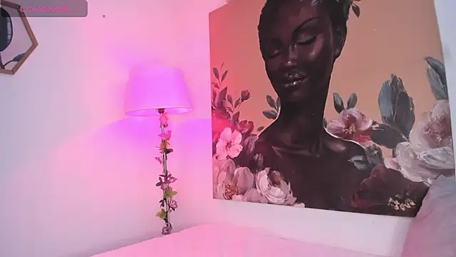 Snapshot of aleja_rythm chatting on 12-18-25, 07:42 aleja rythm online show from 12-18-25, 07:42