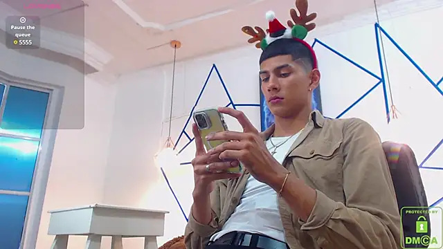 Snapshot of Valerio_20 chatting on 12-23-24, 09:40 Valerio 20 online show from 12-23-24, 09:40