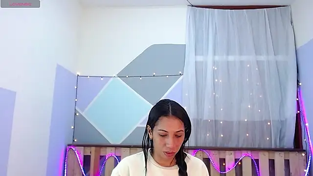 Snapshot of Lina10 chatting on 02-18-25, 07:09 Lina10 online show from 02-18-25, 07:09