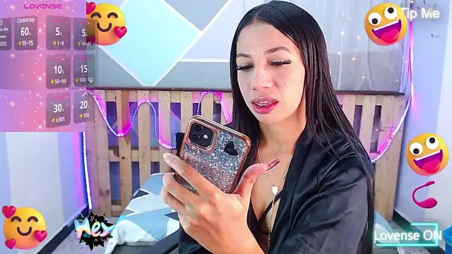 Snapshot of Lina10 chatting on 03-10-25, 10:55 Lina10 online show from 03-10-25, 10:55