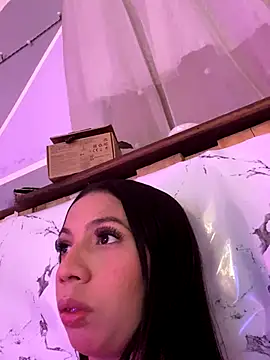 Snapshot of Lina10 chatting on 11-20-25, 08:41 Lina10 online show from 11-20-25, 08:41