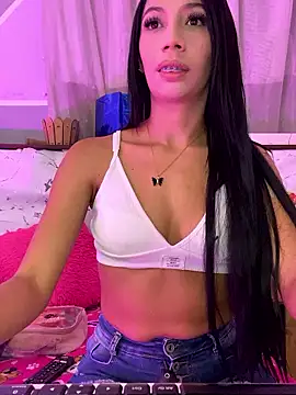 Snapshot of Lina10 chatting on 01-10-26, 12:45 Lina10 online show from 01-10-26, 12:45