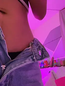 Snapshot of Lina10 chatting on 01-18-26, 07:17 Lina10 online show from 01-18-26, 07:17