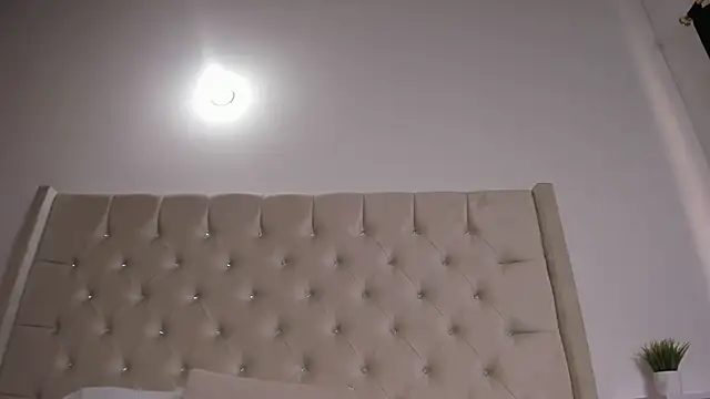 Eloisa cleavage  online show from 02-25-25, 02:11