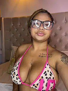 Eloisa cleavage  online show from 07-18-26, 10:08