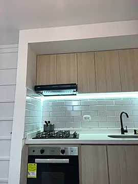 Snapshot of VictoriaRoss1 chatting on 01-09-26, 01:41 VictoriaRoss1 online show from 01-09-26, 01:41