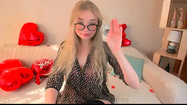 Snapshot of BoysLoveBlondee chatting on 02-17-25, 11:02 BoysLoveBlondee online show from 02-17-25, 11:02