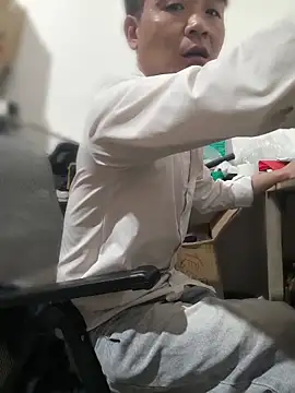 kisstoyousoon2024 online show from 02-28-26, 07:20