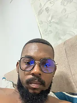 Snapshot of Destrozador415 chatting on 03-12-25, 03:13 Destrozador415 online show from 03-12-25, 03:13