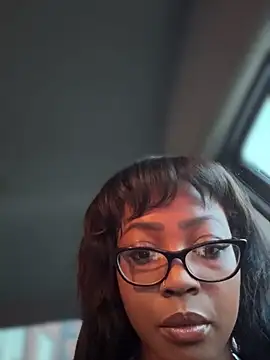 Snapshot of Blazerina chatting on 01-05-26, 10:35 Blazerina online show from 01-05-26, 10:35