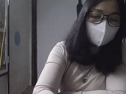 Snapshot of JuliaCiona chatting on 11-18-25, 03:56 JuliaCiona online show from 11-18-25, 03:56