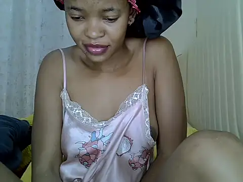 Snapshot of pretty_betty chatting on 05-14-26, 10:55 pretty betty online show from 05-14-26, 10:55