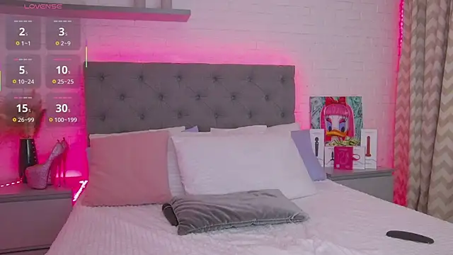 Born to Blow online show from 10-23-25, 01:38