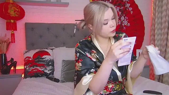 Born to Blow online show from 10-27-25, 01:20