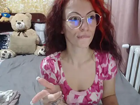 Snapshot of Emmatoo chatting on 02-17-25, 11:34 Emmatoo online show from 02-17-25, 11:34