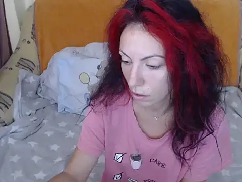 Snapshot of Emmatoo chatting on 09-11-25, 08:03 Emmatoo online show from 09-11-25, 08:03