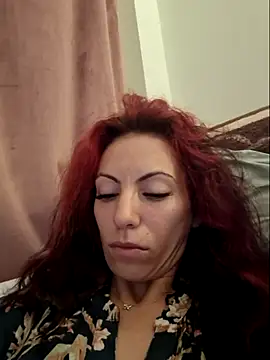 Snapshot of Emmatoo chatting on 10-05-25, 04:11 Emmatoo online show from 10-05-25, 04:11