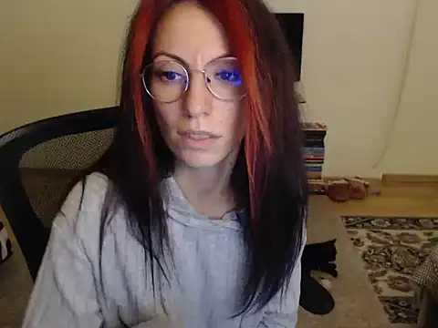 Snapshot of Emmatoo chatting on 10-06-25, 05:10 Emmatoo online show from 10-06-25, 05:10