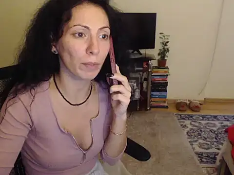 Snapshot of Emmatoo chatting on 10-18-25, 02:51 Emmatoo online show from 10-18-25, 02:51