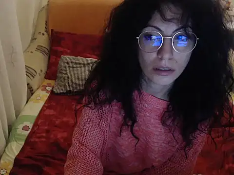 Snapshot of Emmatoo chatting on 11-21-25, 10:41 Emmatoo online show from 11-21-25, 10:41