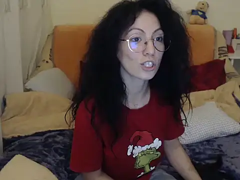 Snapshot of Emmatoo chatting on 11-23-25, 10:09 Emmatoo online show from 11-23-25, 10:09